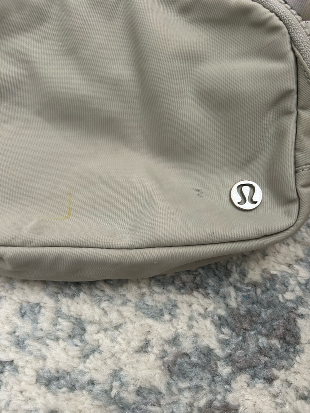 Lululemon crossbody belt bag 1L - Picture 4 of 6